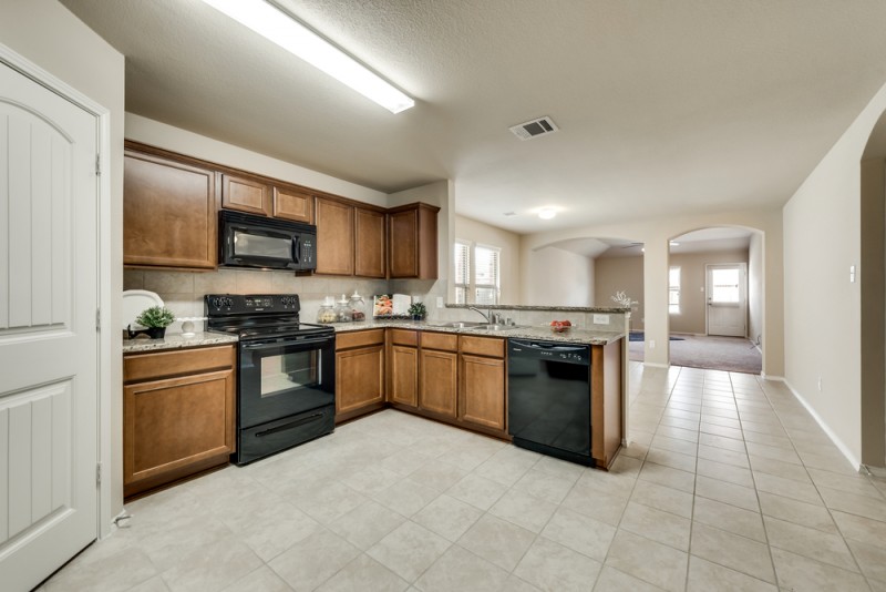    Chef s Kitchen and Open Concept Floorplan Great for Entertaining 