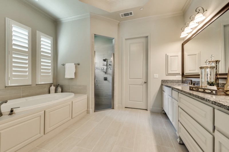    Spa Like Master Bath with Jetted Tub and Double Head Shower 