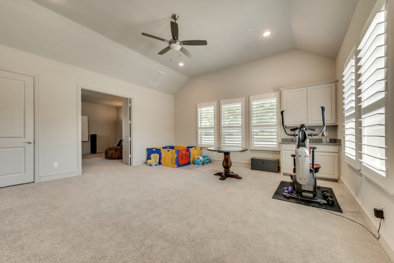    Spacious Game Room with Granite Wet Bar Large Closet and Gorgeous Views 