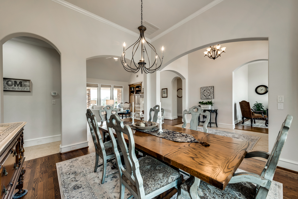    Open Floorplan is Perfect for Entertaining 