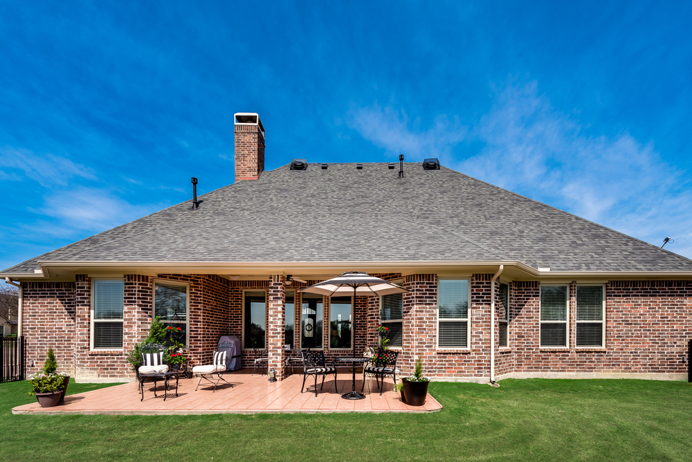    Covered Patio with Ceiling Fan and Speakers Extends to Open Patio 