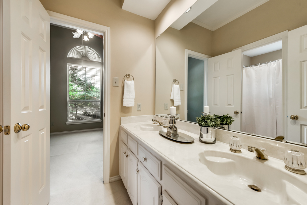    Jack and Jill Hollywood Bathroom with Dual Sinks 