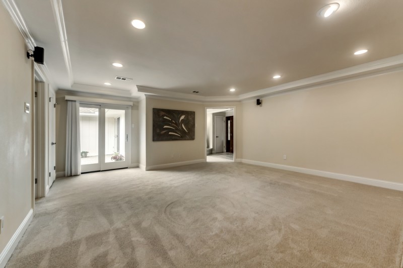    Family Room with Bose Surround Sound and Wet Bar 