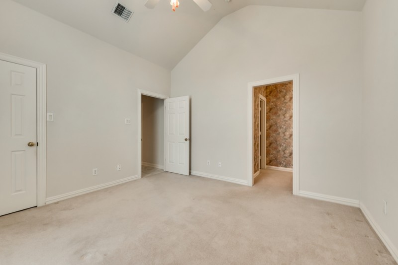    Secondary Bedroom 