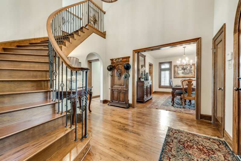    Wrought Iron Spindle Staircase 