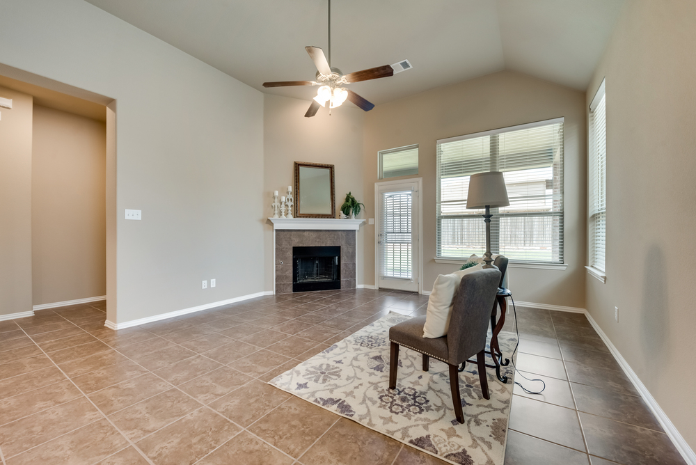    Family Room with Vaulted Ceiling and Gas Fireplace 