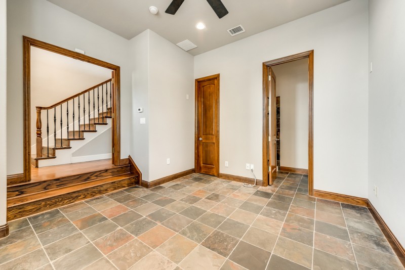    First Floor Study or Bedroom with Ensuite Bathroom 