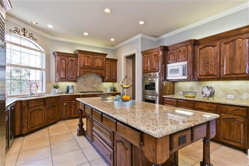    Gourmet Kitchen 