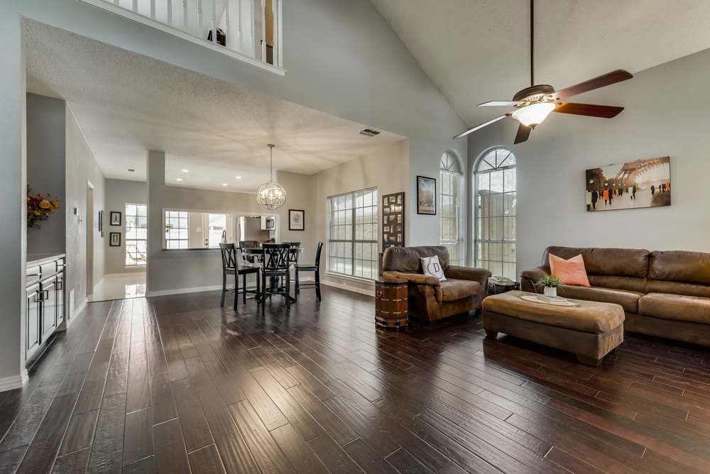    Open Floorplan is Great for Entertaining   