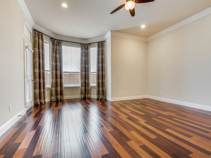    Relaxing Master Suite with Door to Screened Porch 