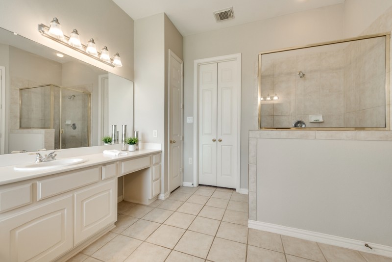    Master Bath with Separate Shower and Large Walk In Closet 