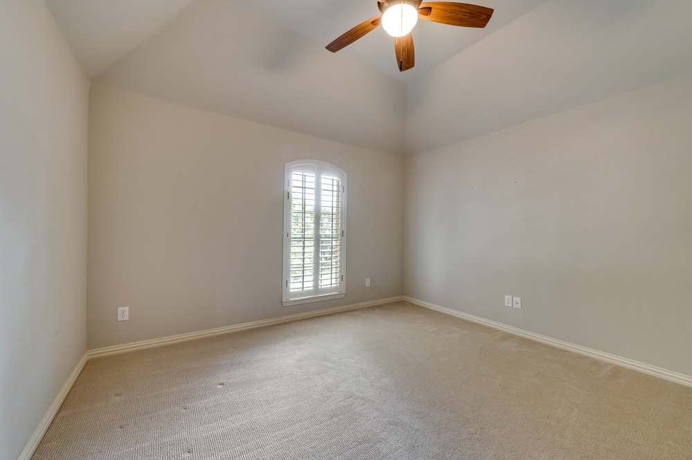    Spacious Secondary Bedroom with Jack and Jill Bathroom 