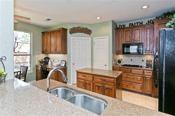     Granite Kitchen 
